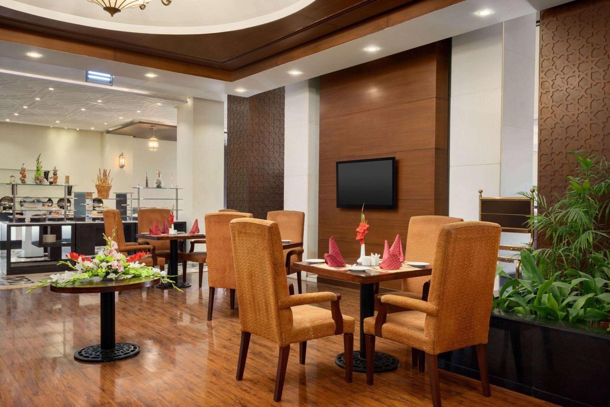 Ramada By Wyndham Islamabad Exteriör bild